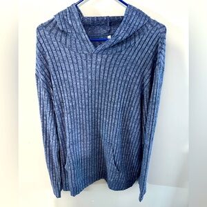 Women’s XL Hooded sweaterVERY SOFT! New without tags